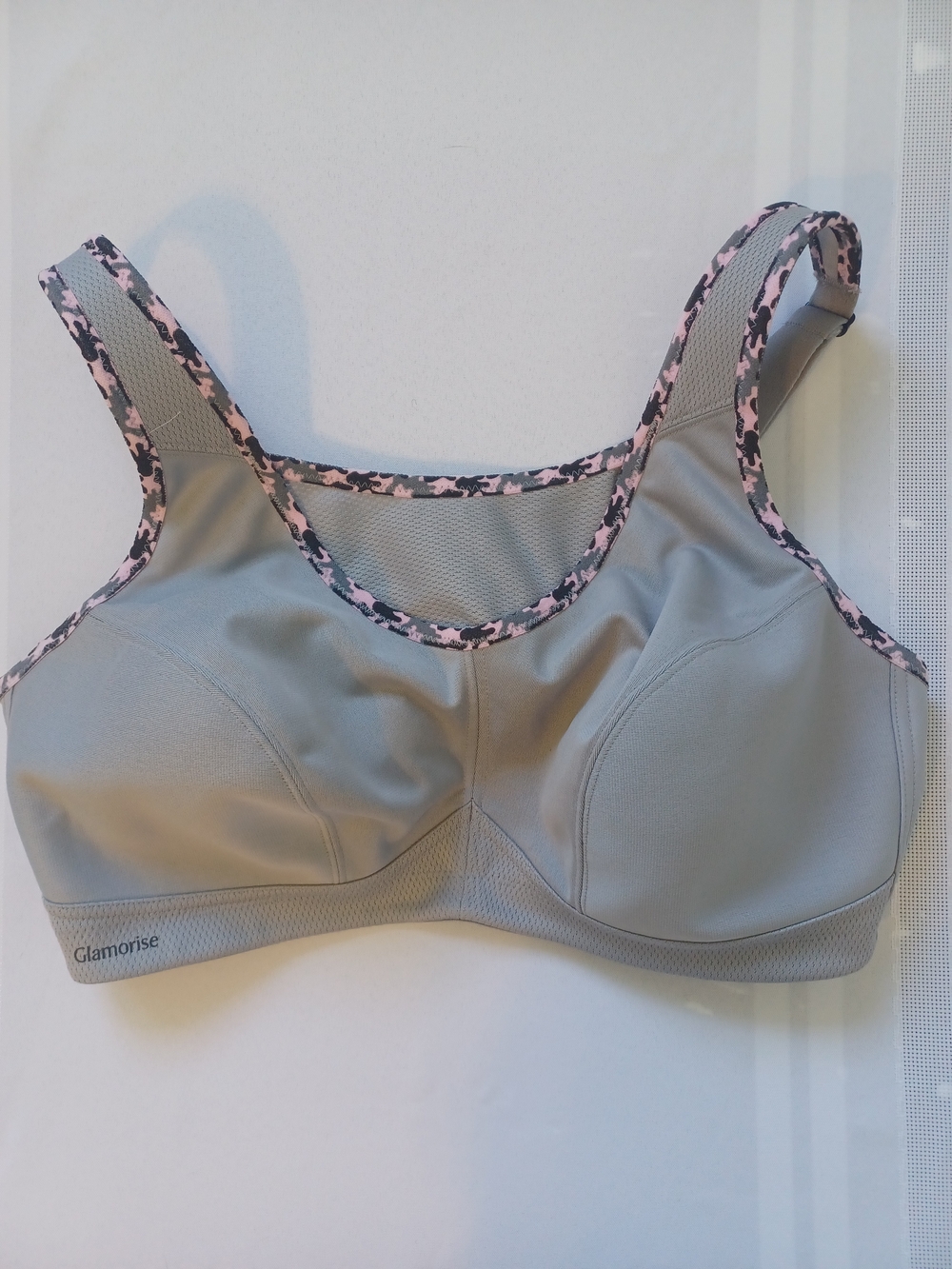 Glamorise Light Gray No Bounce Camisole Wireless Sports Bra Pink Camo Trim 40C
